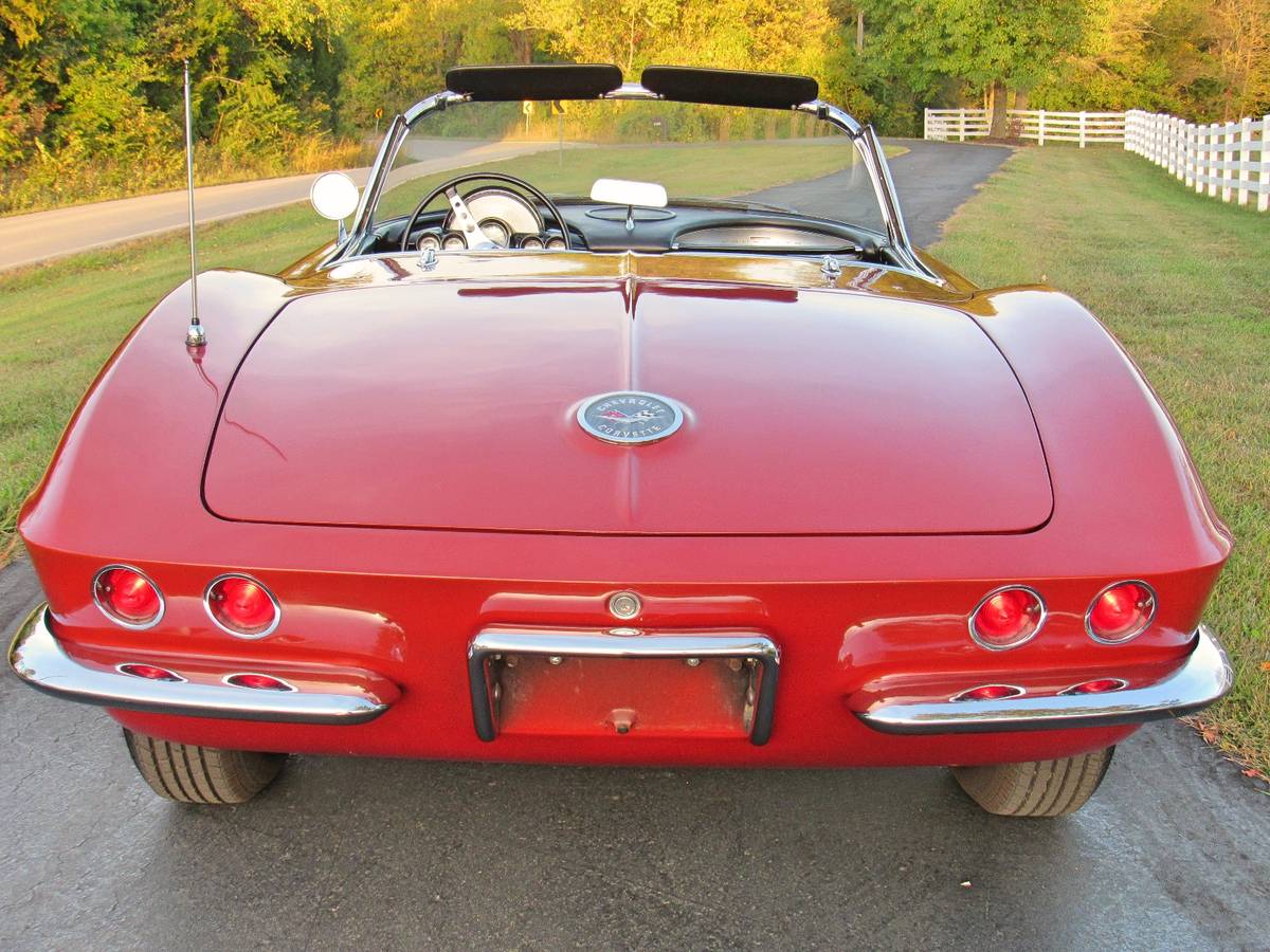 Chevrolet-Corvette-convertible-1962-6