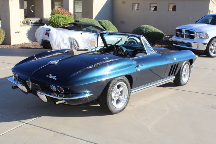 Chevrolet-Corvette-convertible-1965-2