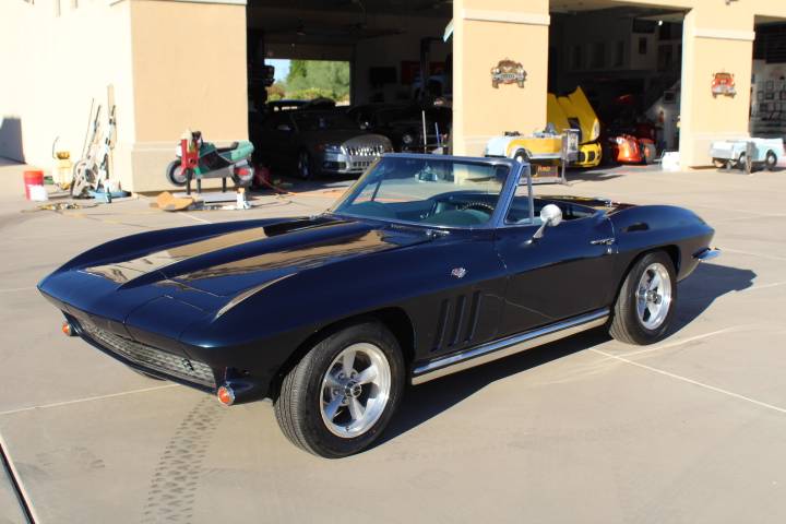 Chevrolet-Corvette-convertible-1965-3