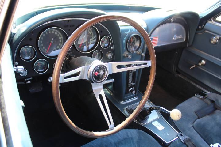 Chevrolet-Corvette-convertible-1965-4