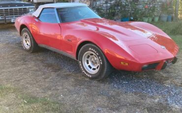 Chevrolet-Corvette-convertible-1975