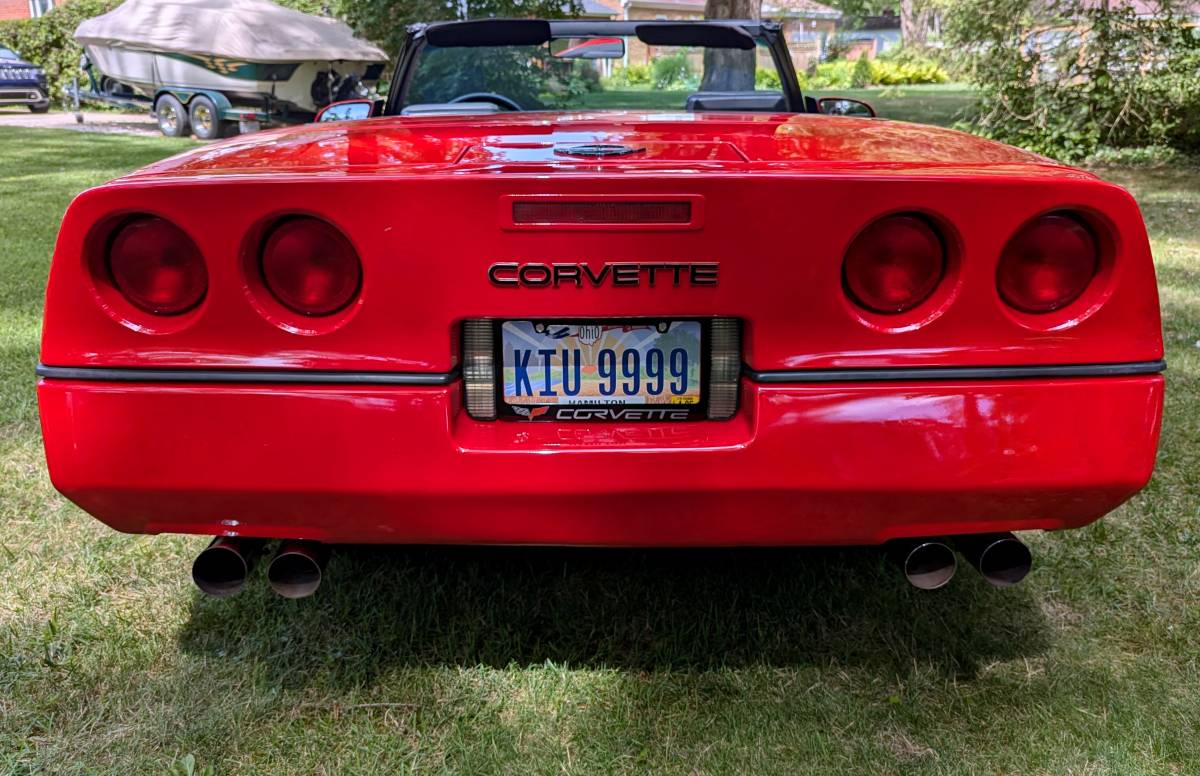 Chevrolet-Corvette-convertible-1987-15