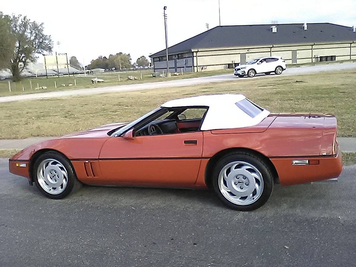 Chevrolet-Corvette-convertible-1987