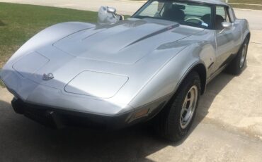 Chevrolet-Corvette-coupe-1978-3