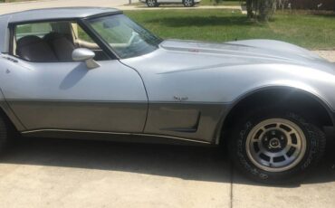 Chevrolet-Corvette-coupe-1978