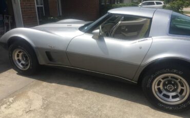 Chevrolet-Corvette-coupe-1978-7