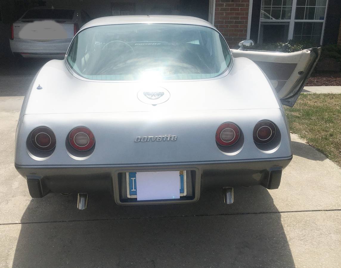 Chevrolet-Corvette-coupe-1978-8