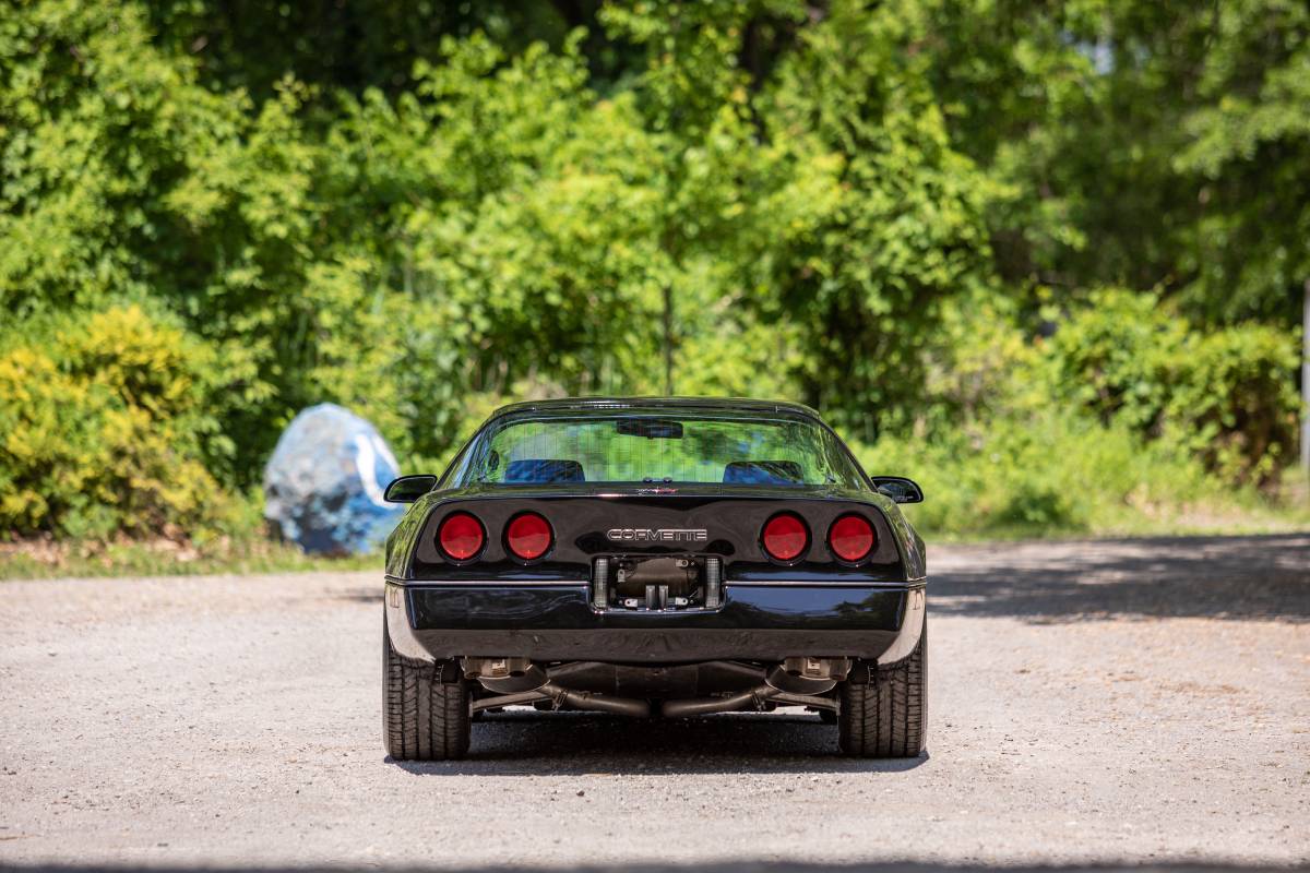 Chevrolet-Corvette-coupe-1984-1