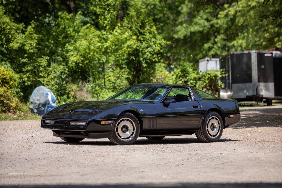 Chevrolet-Corvette-coupe-1984-10