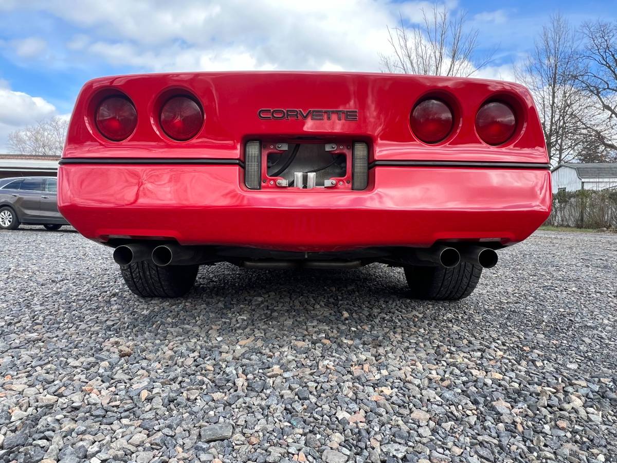 Chevrolet-Corvette-coupe-1987-5