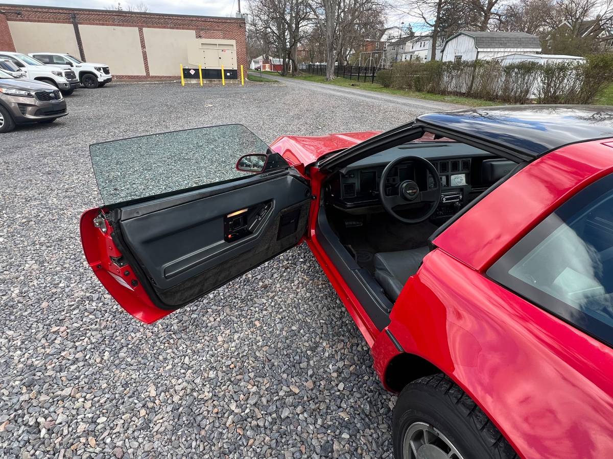 Chevrolet-Corvette-coupe-1987-6