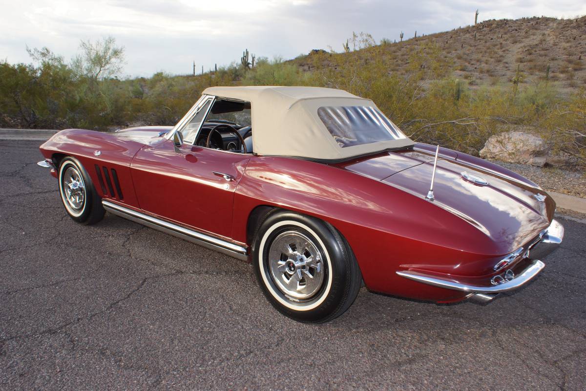 Chevrolet-Corvette-stingray-1965-15