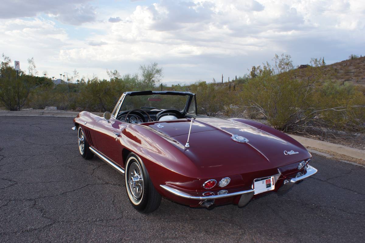 Chevrolet-Corvette-stingray-1965-2