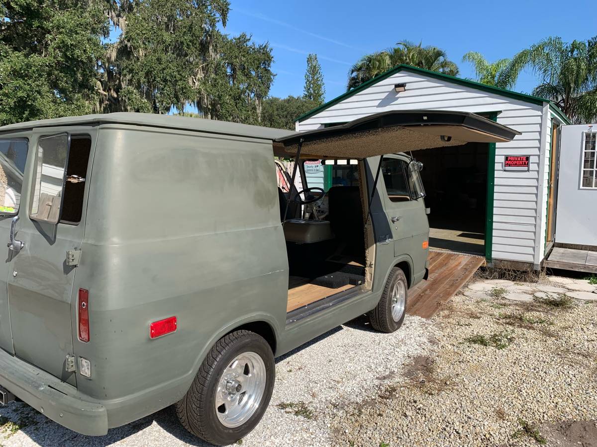 Chevrolet-G20-van-1969-2