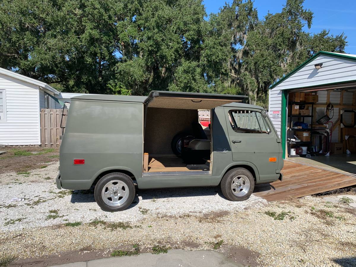 Chevrolet-G20-van-1969