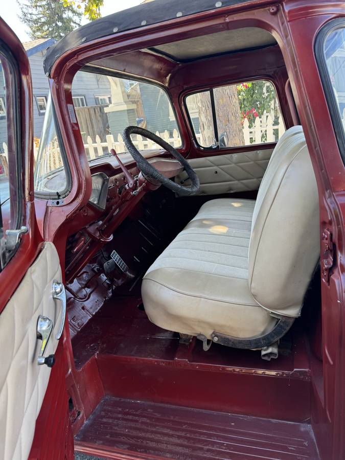 Chevrolet-Gmc-3200-pick-up-1956-12