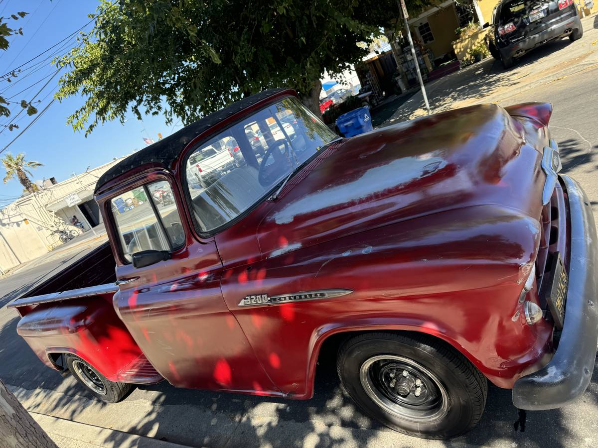 Chevrolet-Gmc-3200-pick-up-1956-4