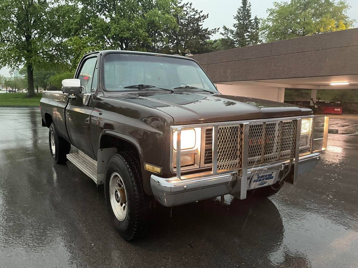 Chevrolet-Gmc-sierra-2500-4x4-1987