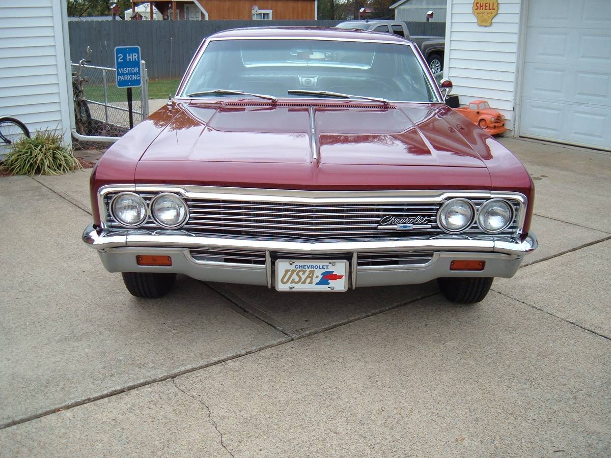 Chevrolet-Impala-1966-1