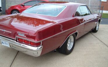 Chevrolet-Impala-1966-2