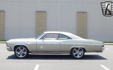 Chevrolet-Impala-1966-3