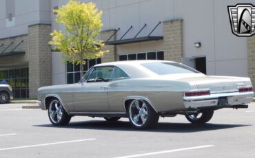 Chevrolet-Impala-1966-4