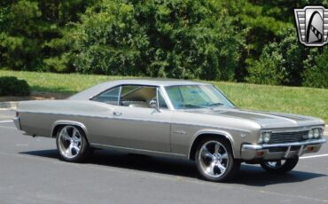 Chevrolet-Impala-1966-9