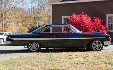 Chevrolet-Impala-Coupe-1961-8