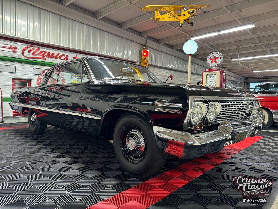 Chevrolet-Impala-Coupe-1963-2