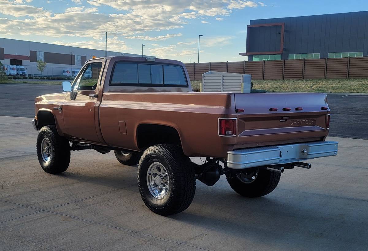 Chevrolet-K30-1982-3