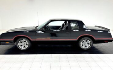 Chevrolet-Monte-Carlo-1986-1