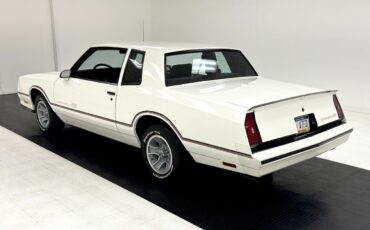 Chevrolet-Monte-Carlo-1986-2