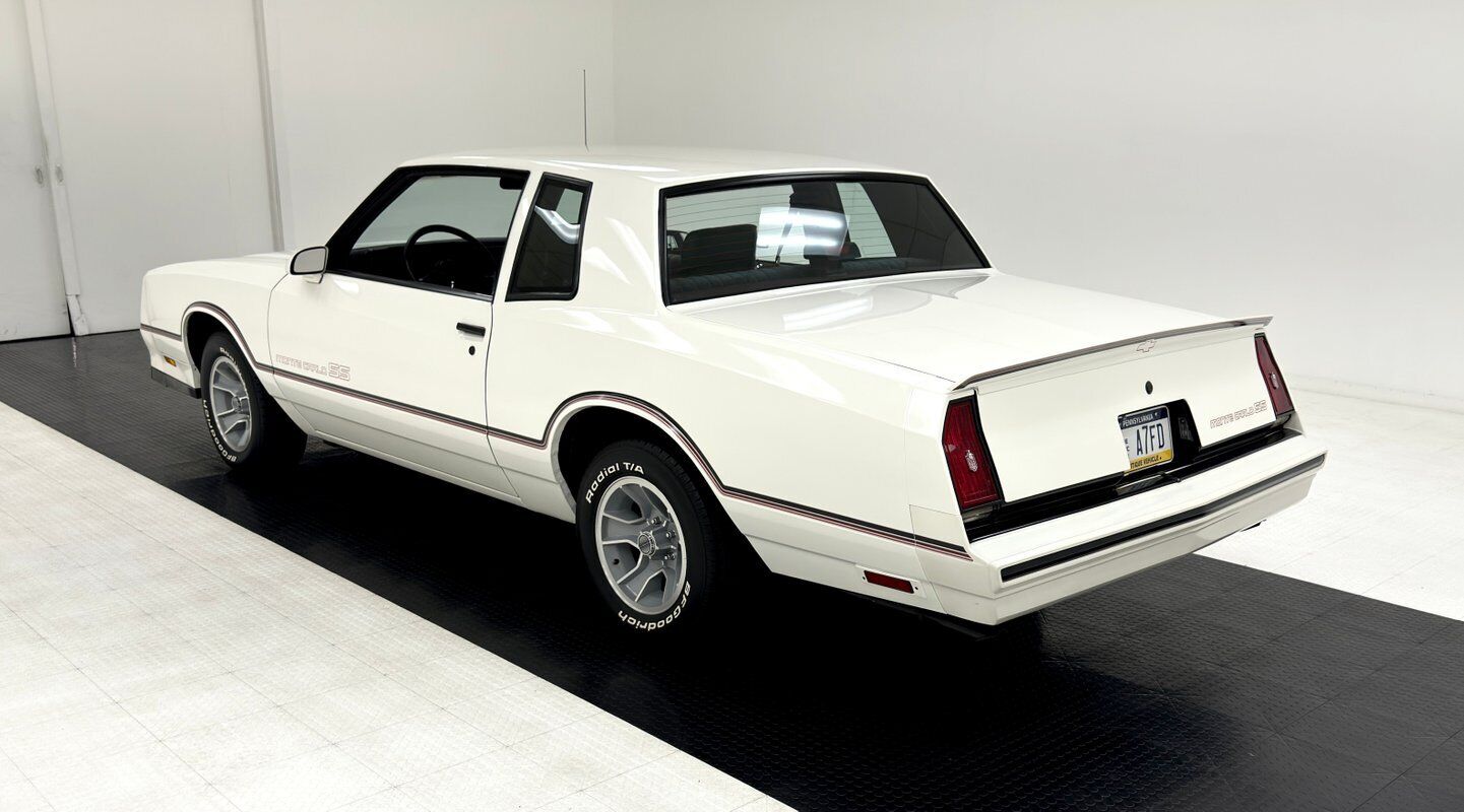 Chevrolet-Monte-Carlo-1986-2