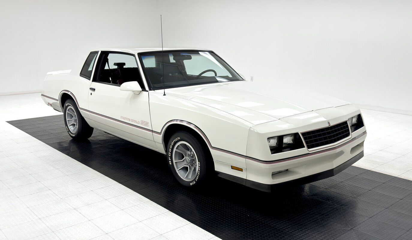 Chevrolet-Monte-Carlo-1986-6