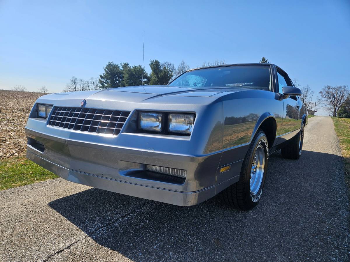 Chevrolet-Monte-carlo-ss-1986-1