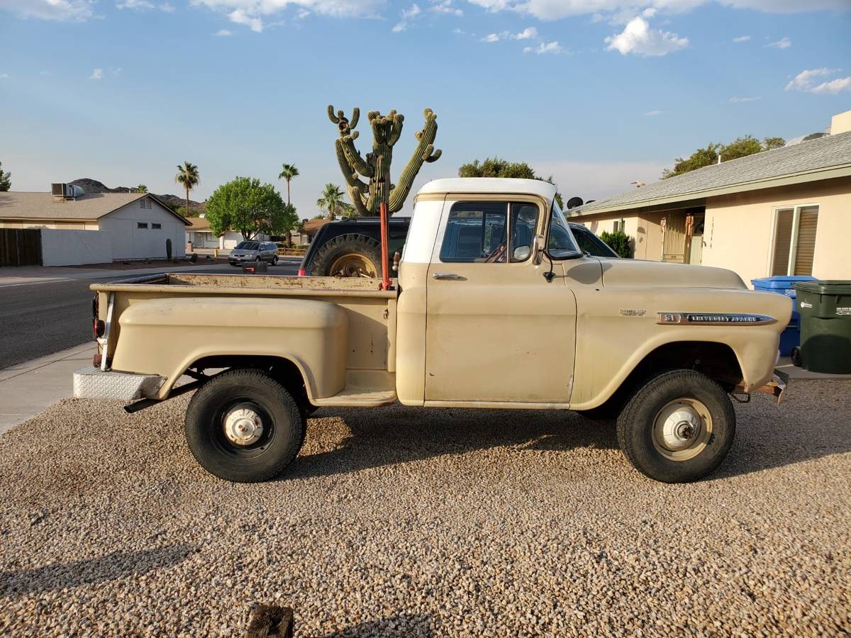 Chevrolet-Napco-4x4-truck-1959-1