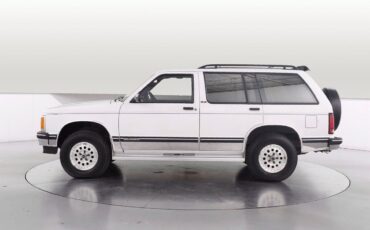 Chevrolet-S-10-SUV-1993-10