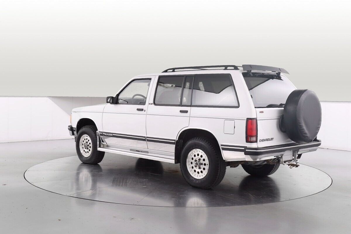 Chevrolet-S-10-SUV-1993-8