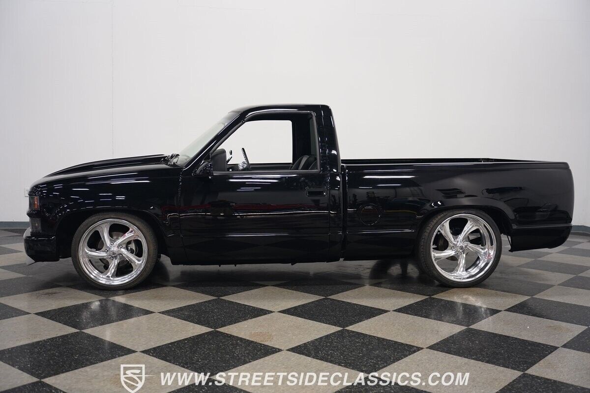 Chevrolet-Silverado-1500-Pickup-1988-2