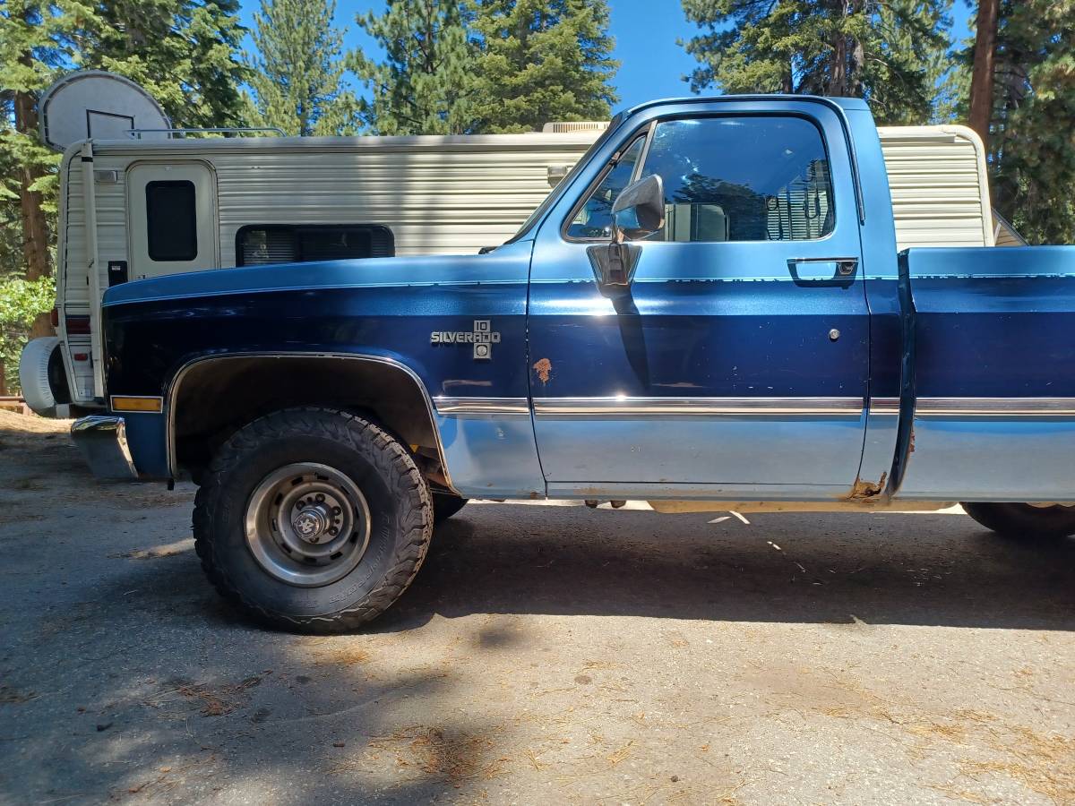 Chevrolet-Silverado-1984-18