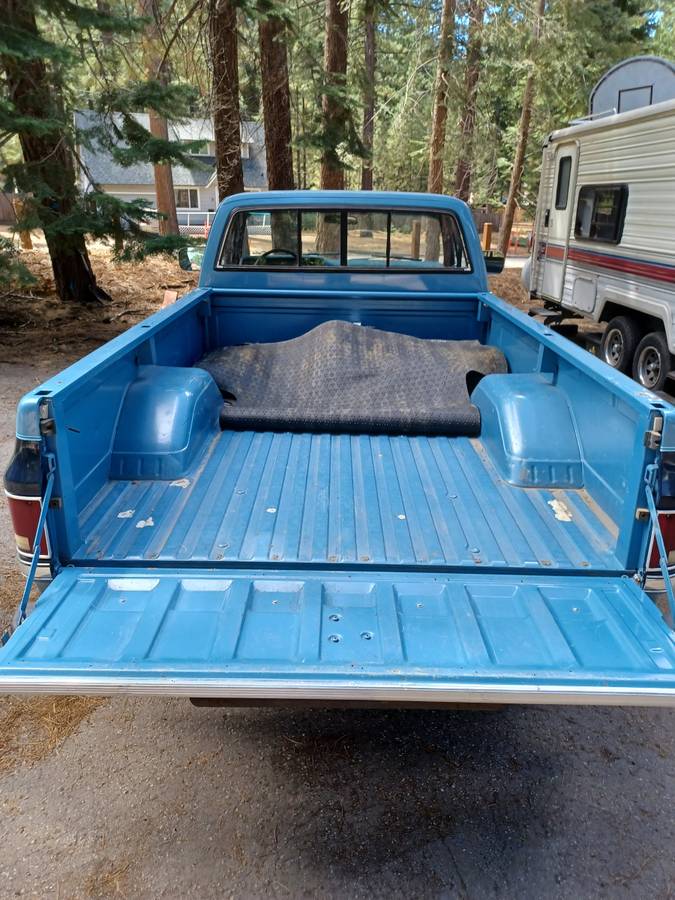 Chevrolet-Silverado-1984-3