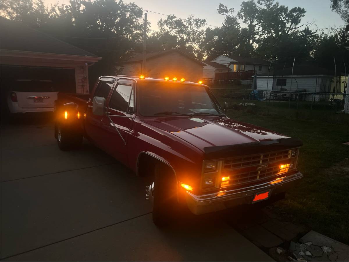 Chevrolet-Silverado-1985-2