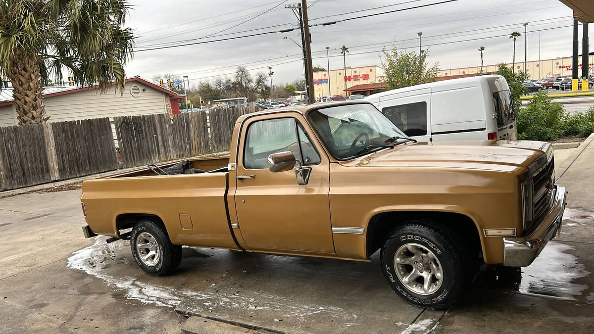 Chevrolet-Silverado-1987-1