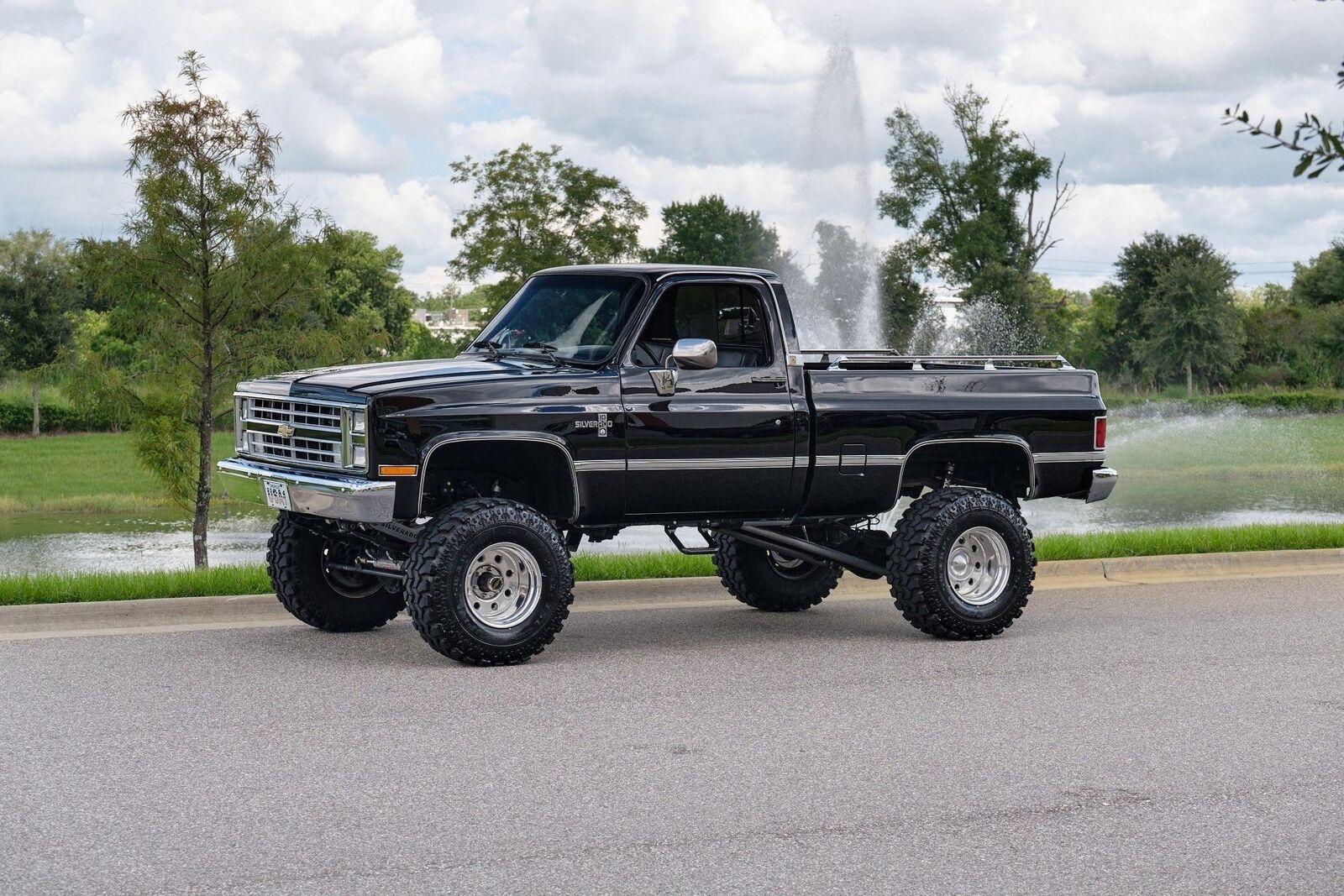 Chevrolet-Silverado-K10-1986-17