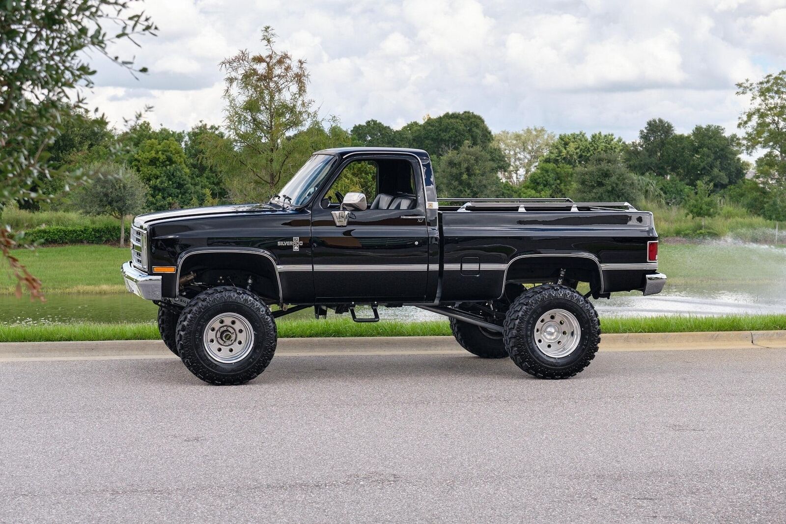 Chevrolet-Silverado-K10-1986-18