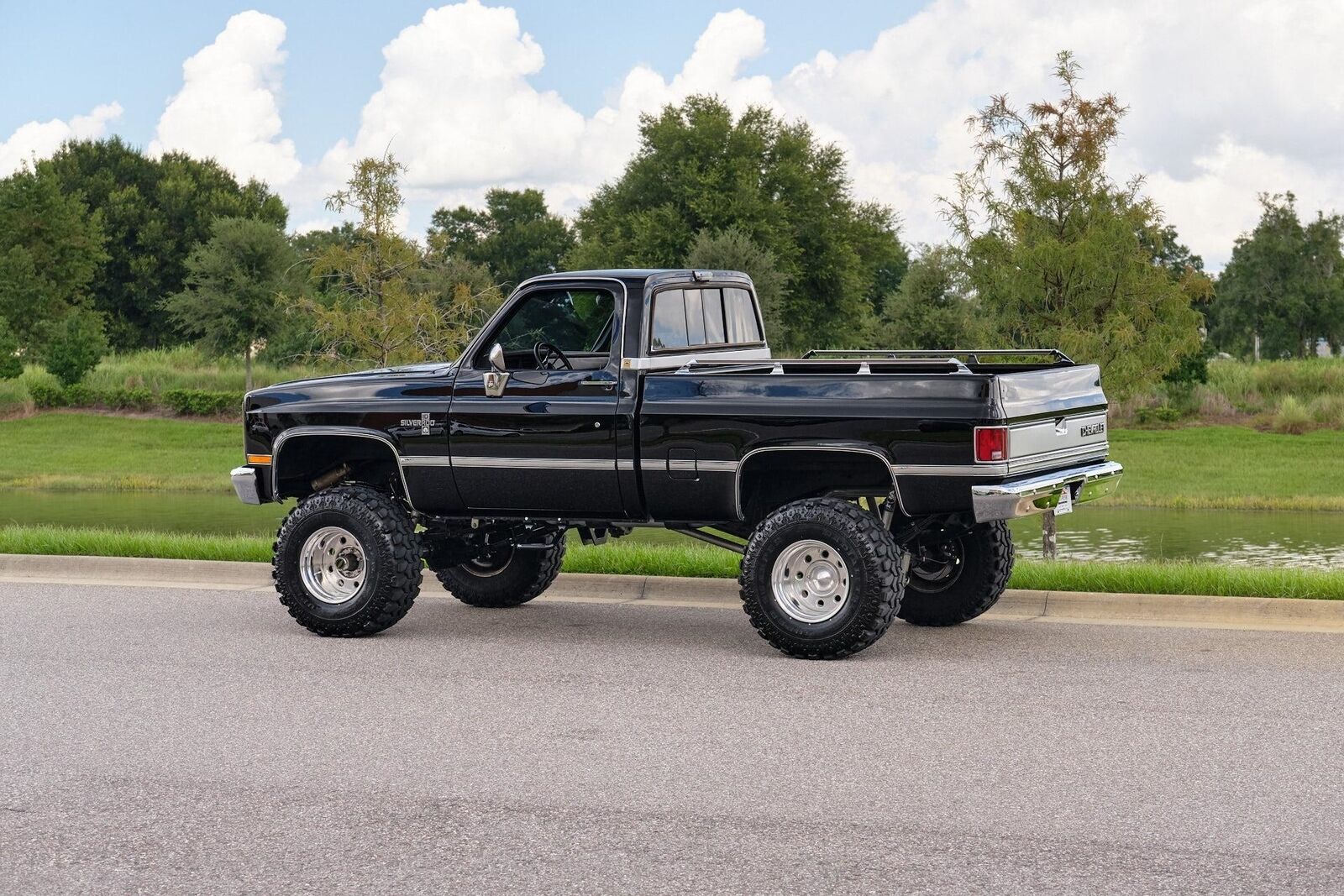 Chevrolet-Silverado-K10-1986-21