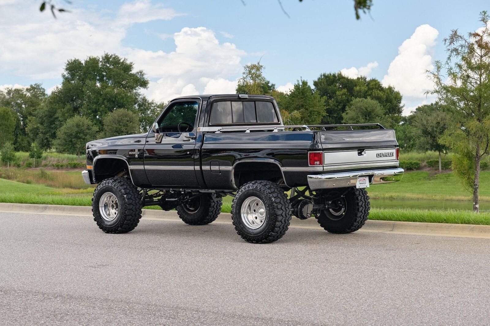 Chevrolet-Silverado-K10-1986-22