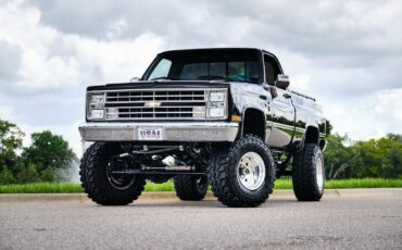 Chevrolet-Silverado-K10-1986-35