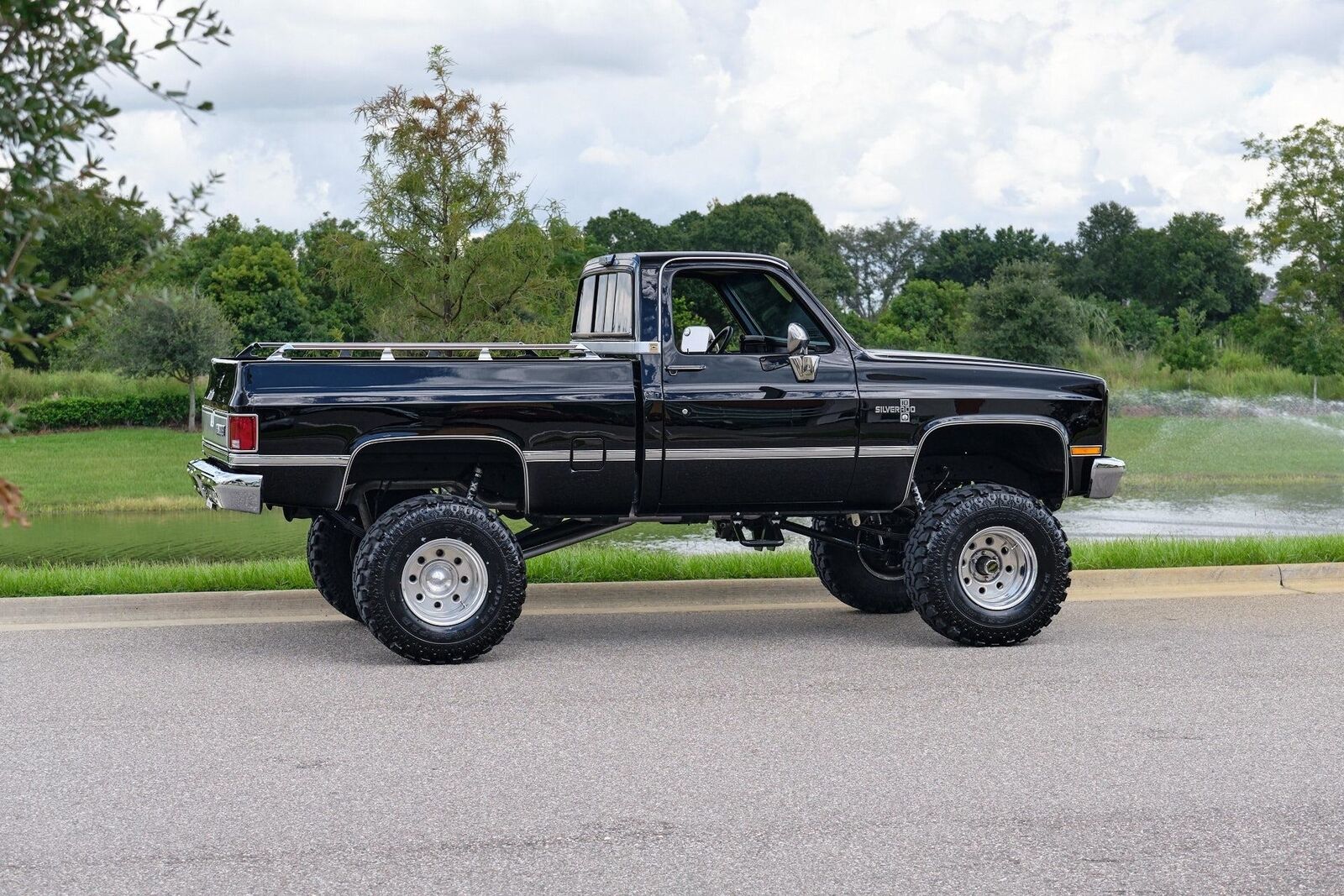 Chevrolet-Silverado-K10-1986-37