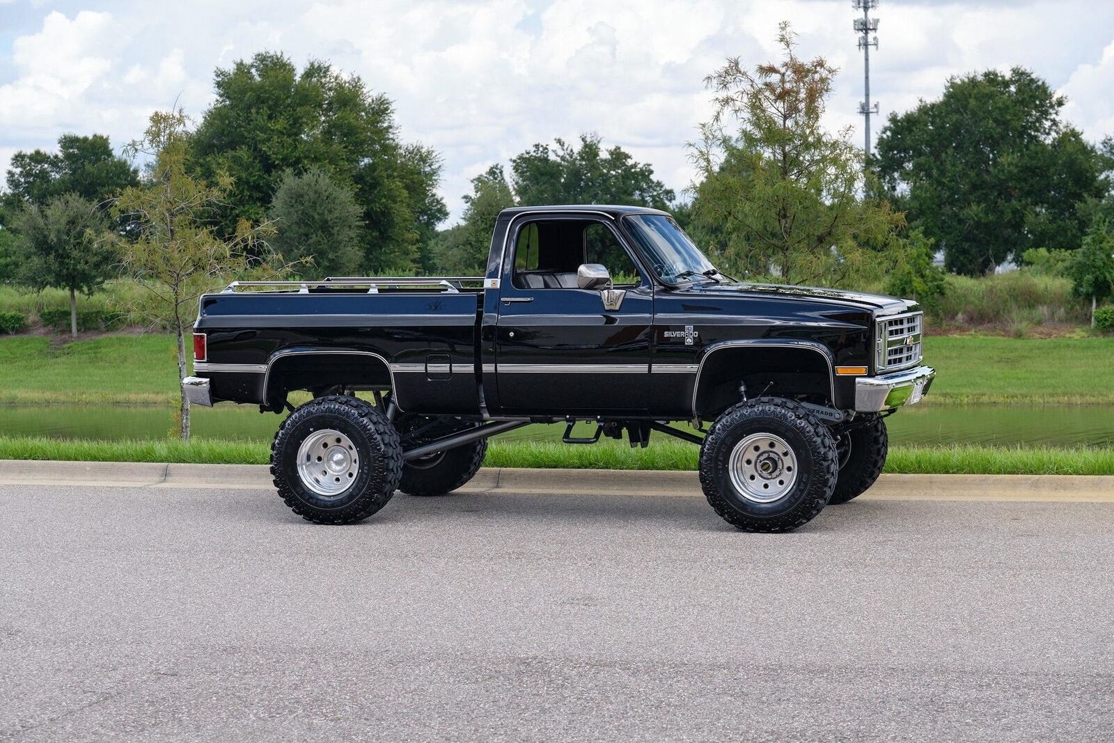 Chevrolet-Silverado-K10-1986-39